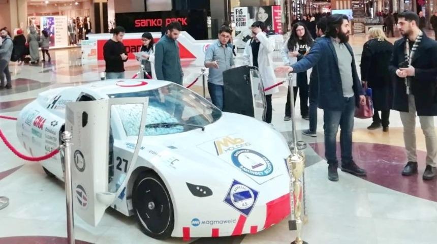 GAÜN öğrencilerinin ödüllü otomobili görücüye çıktı