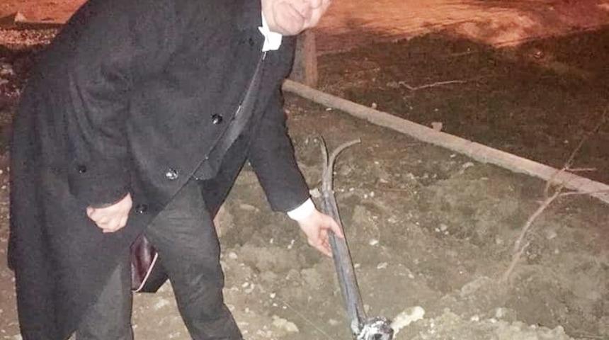 Sungurlu Kent parkın elektrik kabloları baltayla kesildi