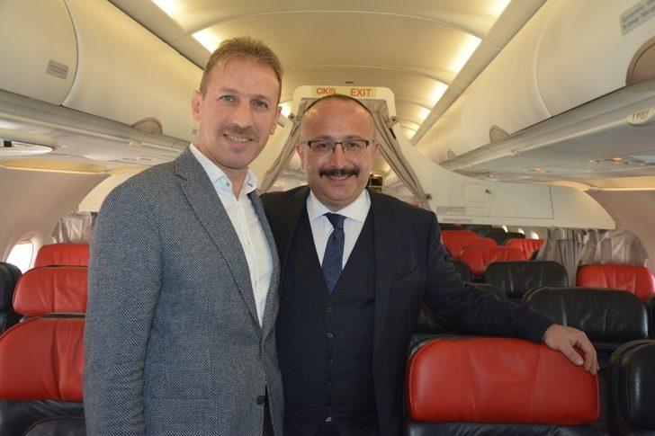 Vali Atik, havaalanında test uçuşlarını inceledi G2