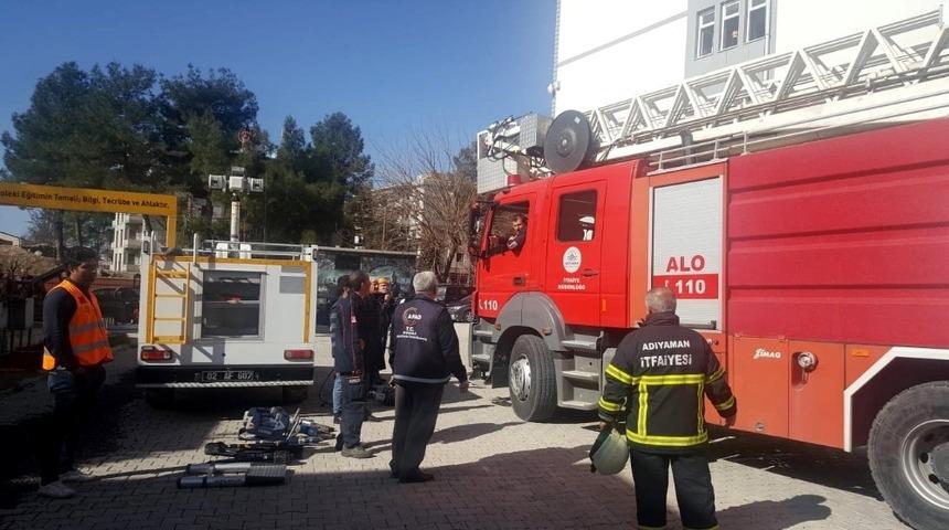 Deprem tatbikatı ger&ccedil;eği aratmadı