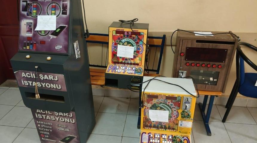 Edirne&rsquo;de kumar baskını: 4 adet kumar makinesi ele ge&ccedil;irildi