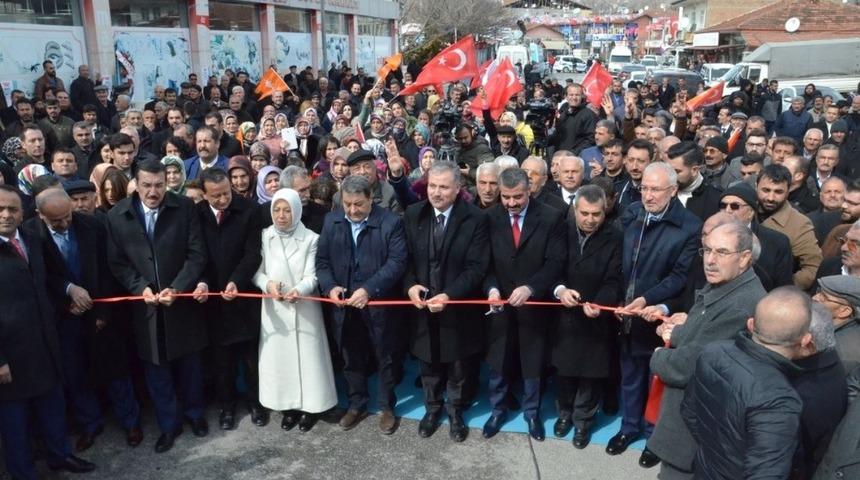 AK Parti Ak&ccedil;adağ se&ccedil;im b&uuml;rosuna coşkulu a&ccedil;ılış