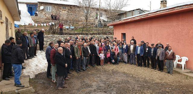 Kızıldaş Göçeruşağı Mahallesini ziyaret etti