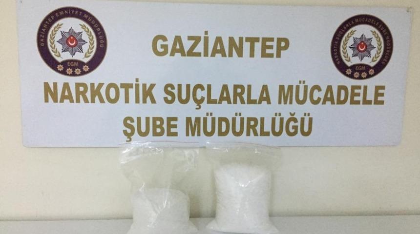 Gaziantep&rsquo;te uyuşturucu tacirlerine baskın: 5 g&ouml;zaltı