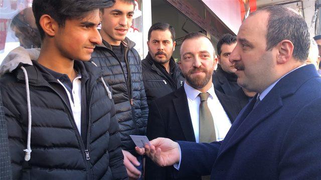Bakan Varank, 'Cumhur İttifakı' seçim bürosunu ziyaret etti
