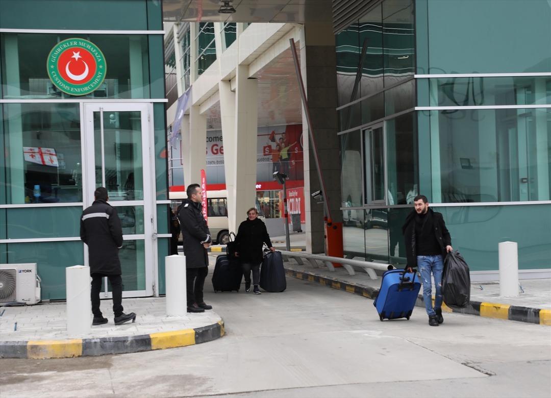 Modernize edilen Sarp Sınır Kapısı yeni y&uuml;z&uuml;yle hizmete girdi