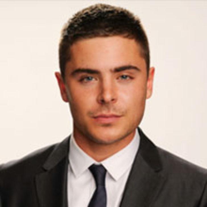 Bekarlığın Keyfini &Ccedil;ıkarıyor