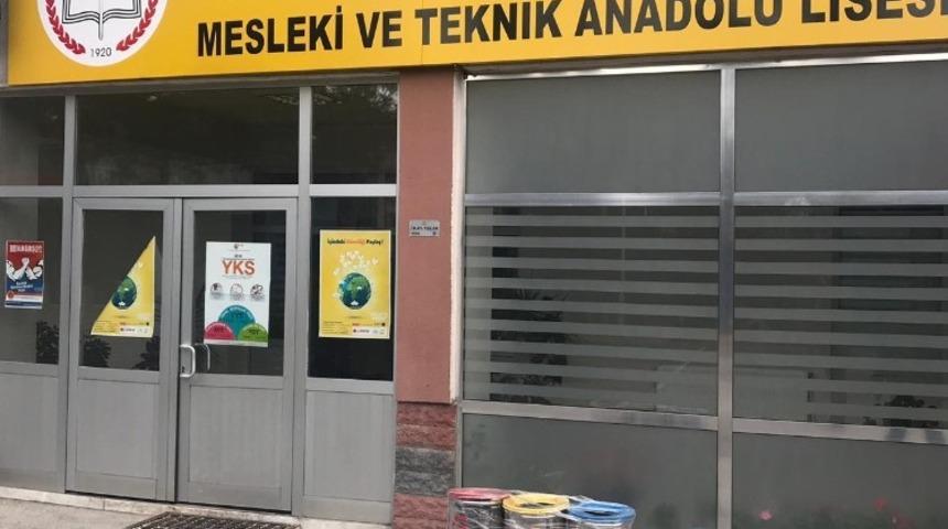 Karab&uuml;k Belediyesi tarafından okullara geri d&ouml;n&uuml;ş&uuml;m &uuml;niteleri dağıtıldı