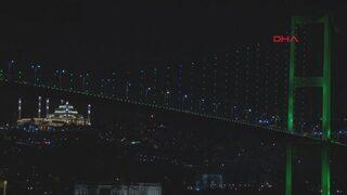 Çamlıca Camii'ndeki ışık testleri görsel şölen oluşturdu