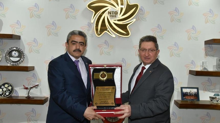 Başkan Alıcık&rsquo;tan NTO Başkanı Arslan&rsquo;a teşekk&uuml;r plaketi
