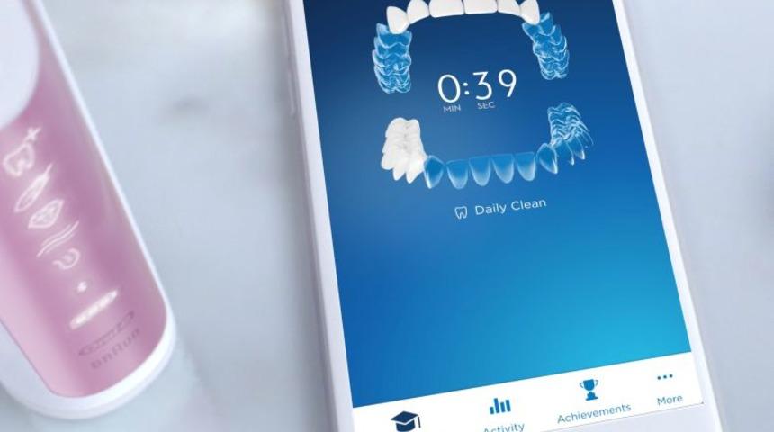 Bu diş fır&ccedil;ası kullanıcısına rehberlik ediyor