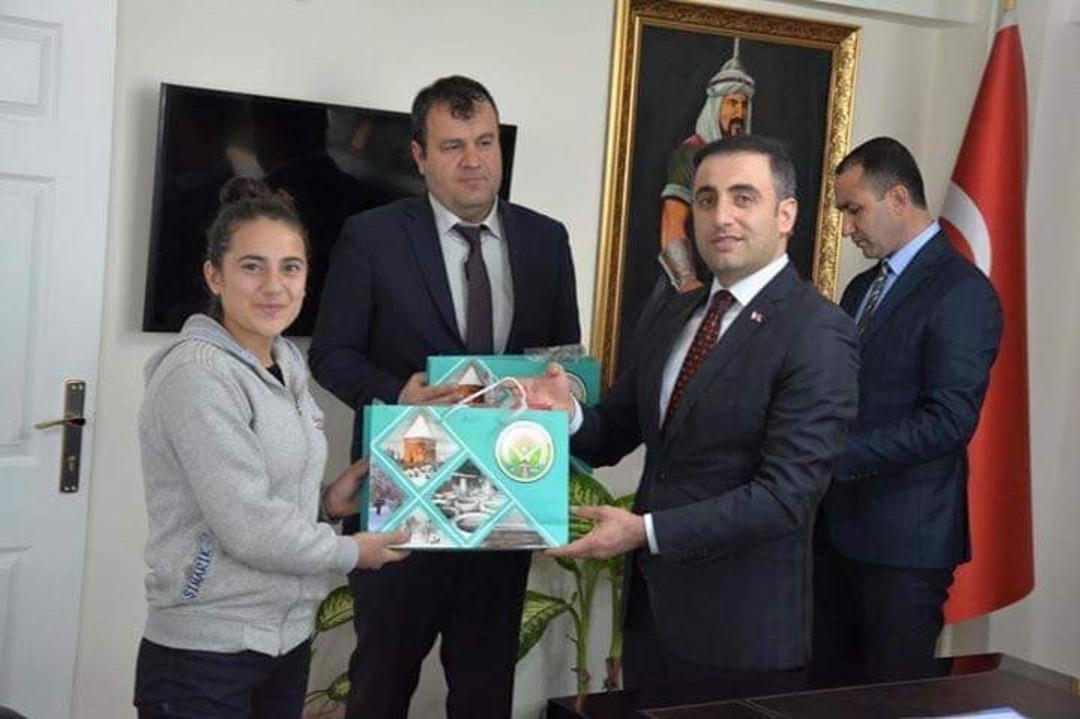 Kızlar voleybol takımı il birincisi oldu