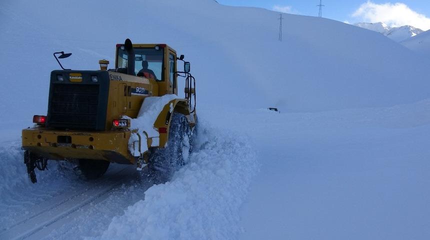 Van&rsquo;da 132 yerleşim yerinde karla m&uuml;cadele