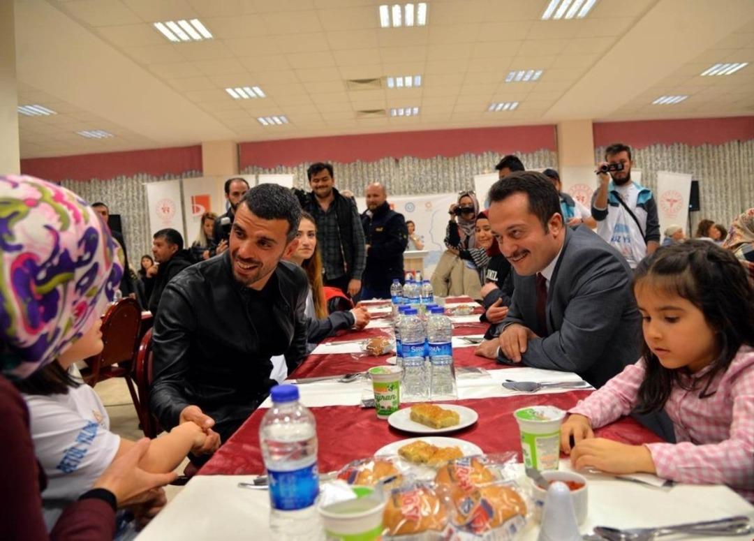 &Ouml;zel gereksinimli &ccedil;ocuklara &ldquo;Y&uuml;z Y&uuml;ze&rdquo; projesi