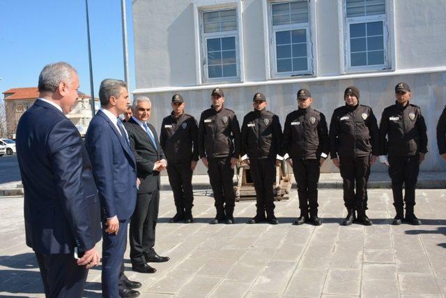 Mahalle bekçileri göreve başladı