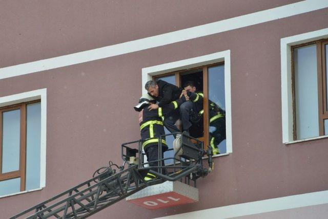 Gediz’de “Sivil Savunma Günü ve Deprem Haftası”