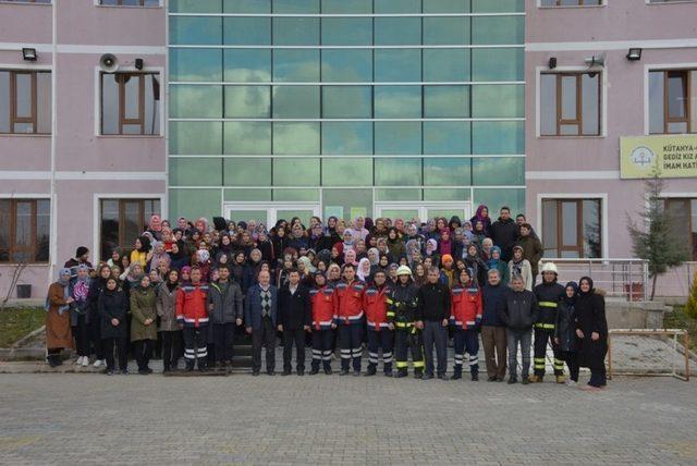 Gediz’de “Sivil Savunma Günü ve Deprem Haftası”