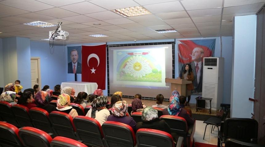 Lice Belediyesinden velilere değerler eğitimi semineri