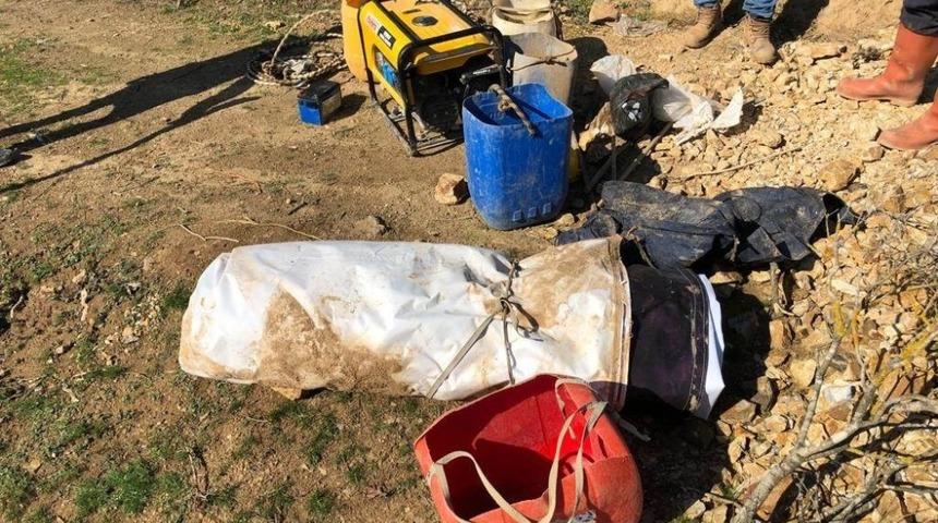 Ka&ccedil;ak kazı yapanlar su&ccedil; &uuml;st&uuml; yakalandılar