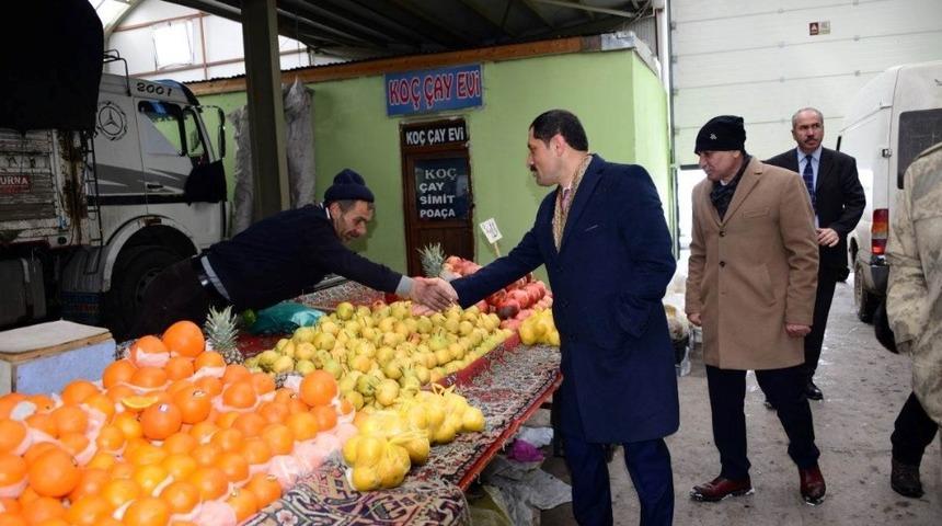 Vali Mustafa Masatlı, halk pazarını ziyaret etti