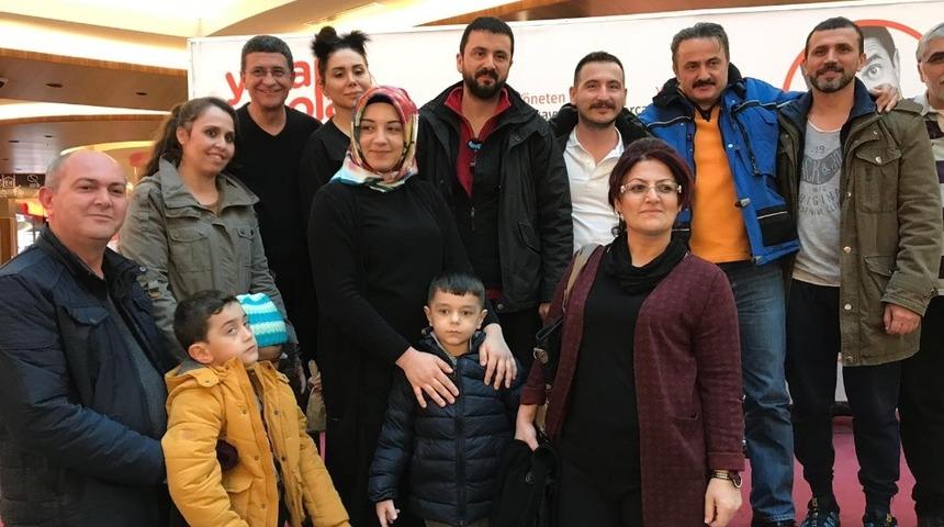 Cengiz K&uuml;&ccedil;&uuml;kayvaz sevenleriyle buluştu