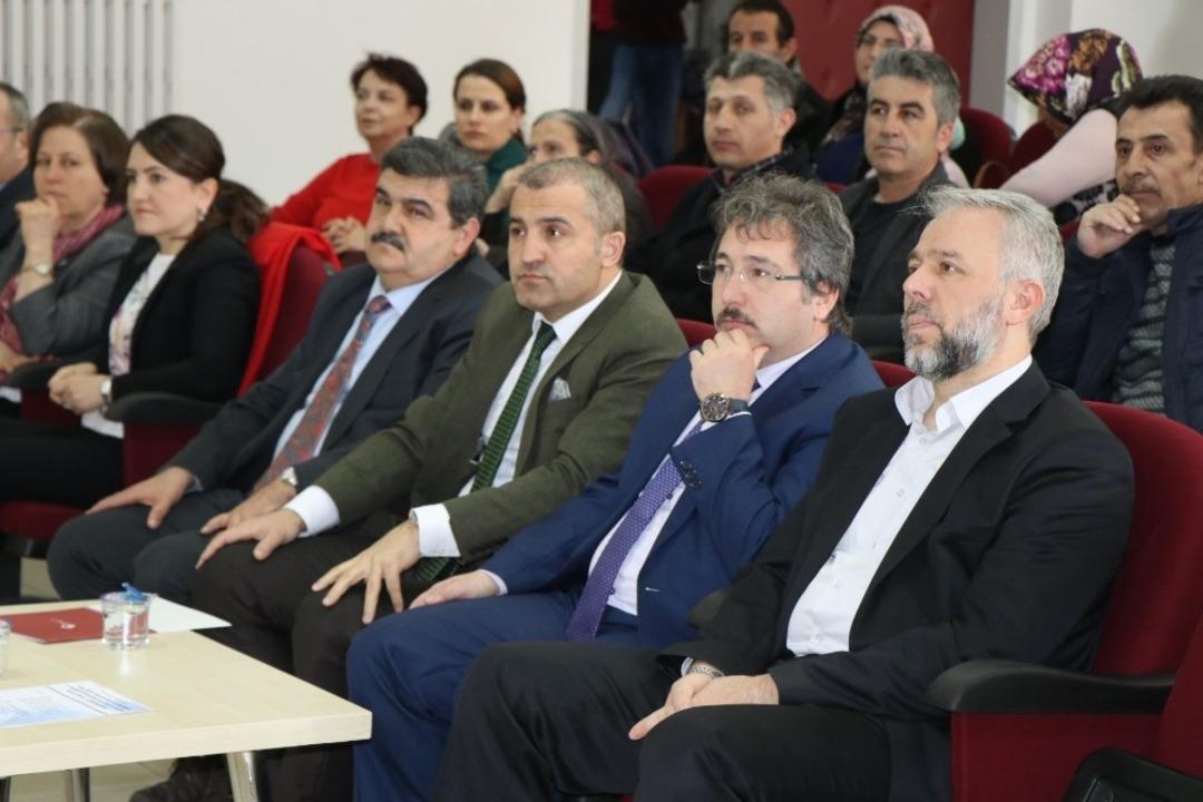 Do&ccedil;. Dr. Ali Ramazan Benli: &ldquo;Avrupa&rsquo;nın modernizmini alalım derken, hastalıklarını &ouml;nce kapıyoruz&rdquo;