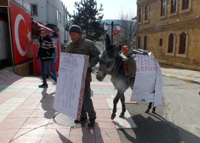 İcra takibi başlatılan çiftçiden eşekli protesto