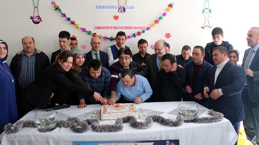 Başkan Boz’dan özel öğrencilere jest