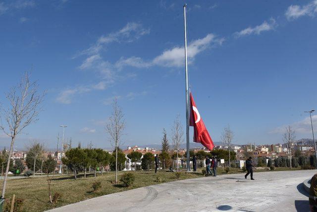 Şehitler Parkı’na Türk Bayrağı