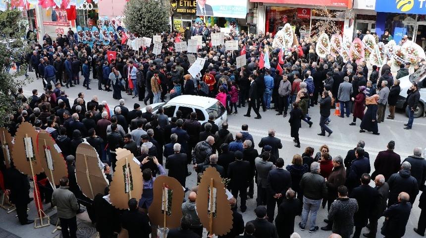 Ali Ekinci&rsquo;den g&ouml;vde g&ouml;sterisi
