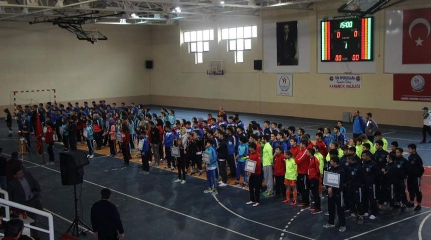 Futsal m&uuml;sabakakaları Safranbolu&rsquo;da başladı