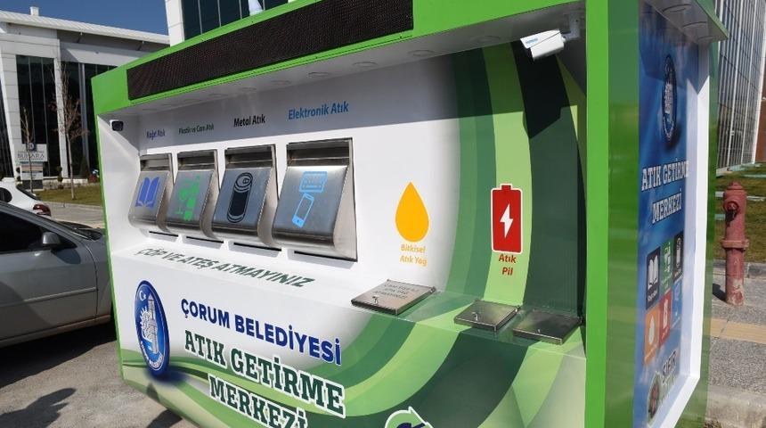 &Ccedil;orum&rsquo;a iki adet mobil atık merkezi