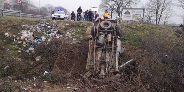 Nişanlı çift düğün davetiyesi dağıtırken kazada yaralandı