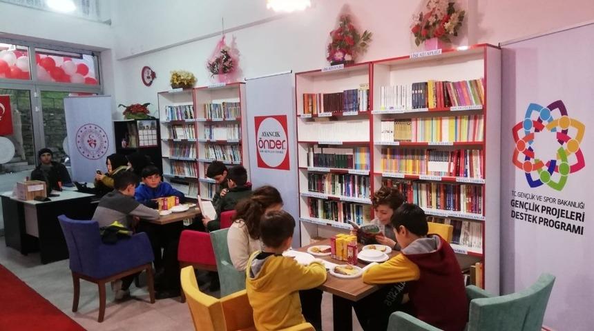 Sinop&rsquo;ta &ldquo;&Ouml;nder Kitap Kahve&rdquo; hizmete girdi