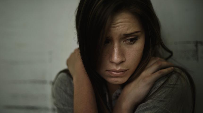 Akut stres bozukluğu nedir? Akut stres bozukluğunu tetikleyen etkenler nelerdir?