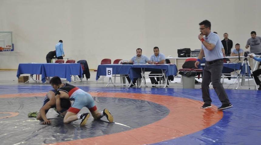 Yıldız Pehlivanlar Grup M&uuml;sabakaları başladı