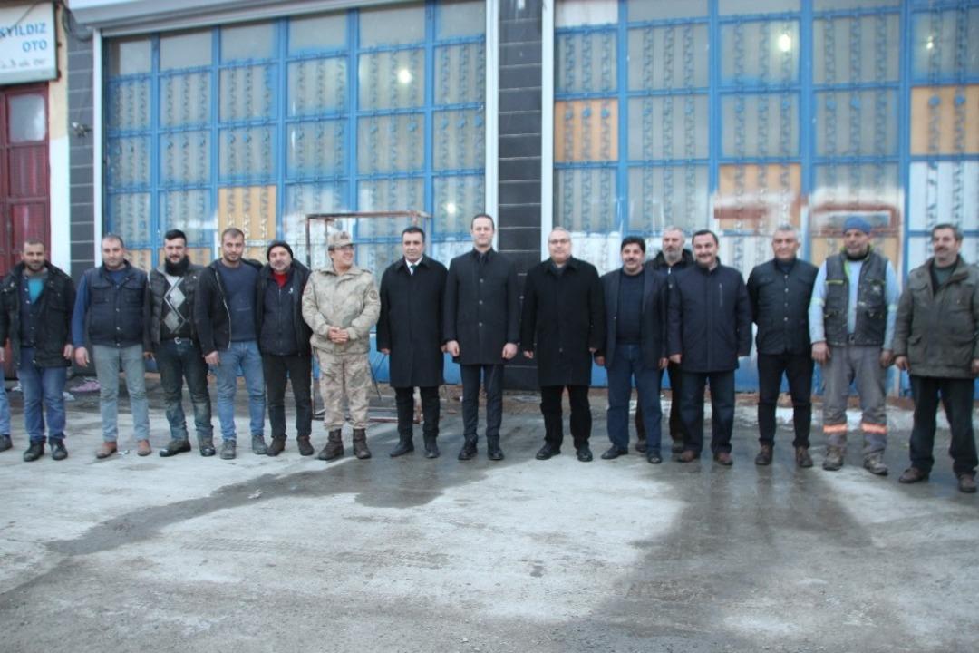 Vali G&uuml;nd&uuml;z&ouml;z Malazgirt&rsquo;te