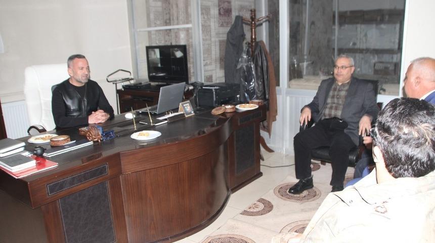Vali Gündüzöz’den iş insanı Yoldaş’a ziyaret