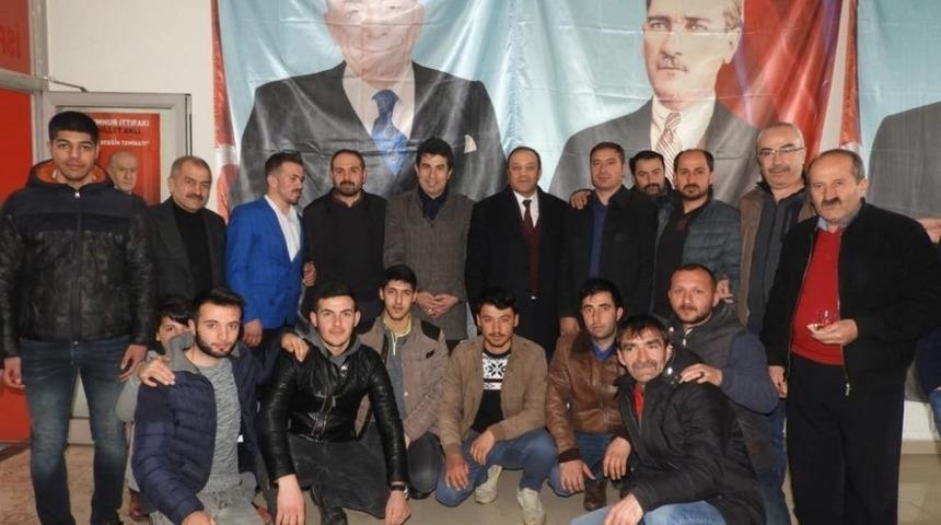 İspirli gen&ccedil;lerden MHP ile istişare