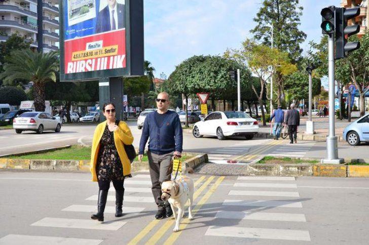 'Bobby' görme engelli gazinin hayatını değiştirdi  G5