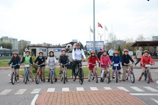 İzmit’te 9 yılda 60 bin öğrenciye bisiklet eğitimi