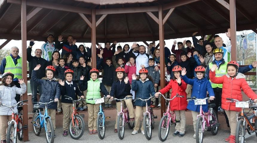 İzmit’te 9 yılda 60 bin öğrenciye bisiklet eğitimi