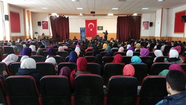 Büyükşehir, öğrencileri yazarlarla buluşturuyor