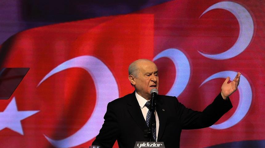 Bah&ccedil;eli sert &ccedil;ıktı: Şamarı yiyecekler
