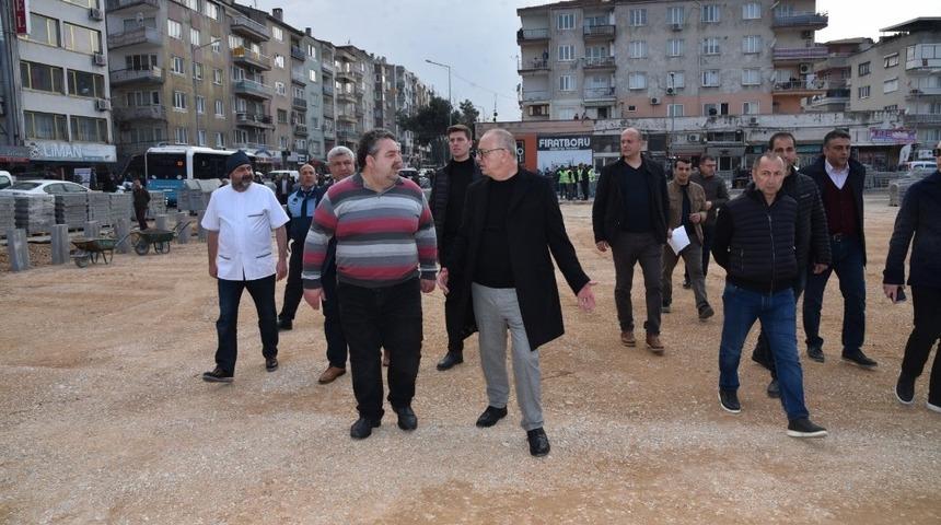 Başkan Erg&uuml;n eski garajda devam eden &ccedil;alışmaları inceledi