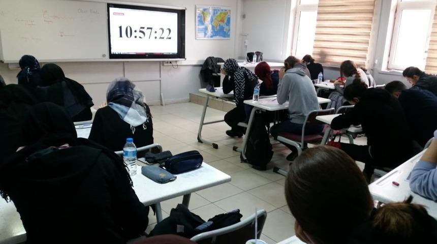 Serdivan&rsquo;da 18 &ouml;ğrenciye 1 derslik