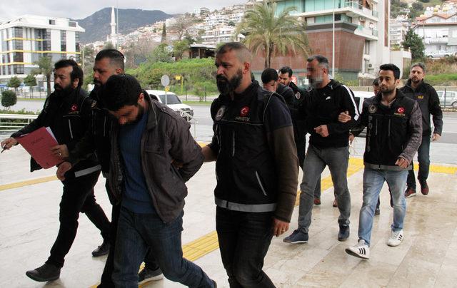 Alanya'da 82 kilo esrar ele geçirildi