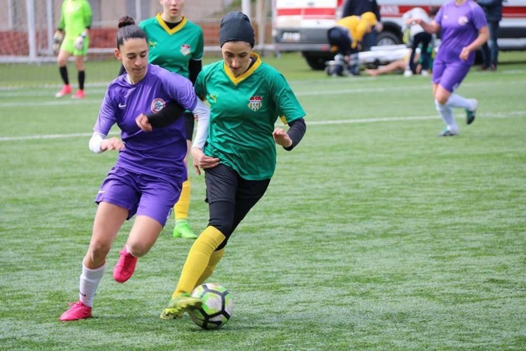 Ereğli Belediyespor kızlar ile sevindi