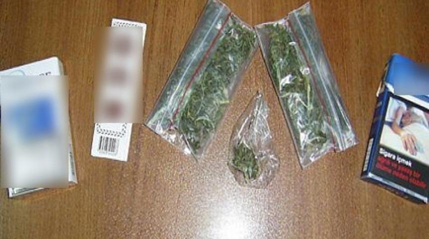 Şüpheli şahsın üzerinden uyuşturucu çıktı