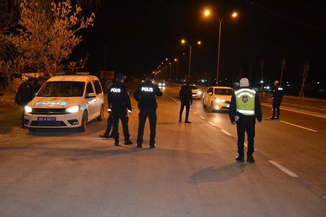 Y&uuml;ksek sesle m&uuml;zik dinleyen arkadaşını &ouml;ld&uuml;rd&uuml;, kayıplara karıştı 1